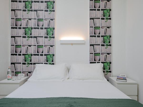 Residenze Asproni Serviced Apartments : photo 4 de la chambre chambre double