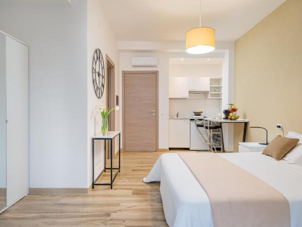 Residenze Asproni Serviced Apartments : photo 8 de la chambre studio avec balcon