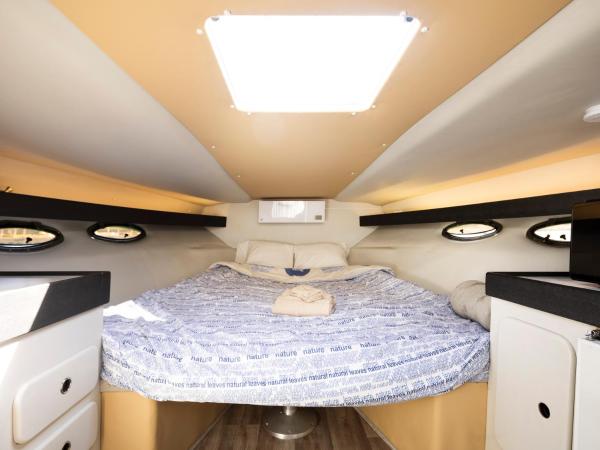 Alojamiento en Barco Voralamar : photo 1 de la chambre cabine de bateau