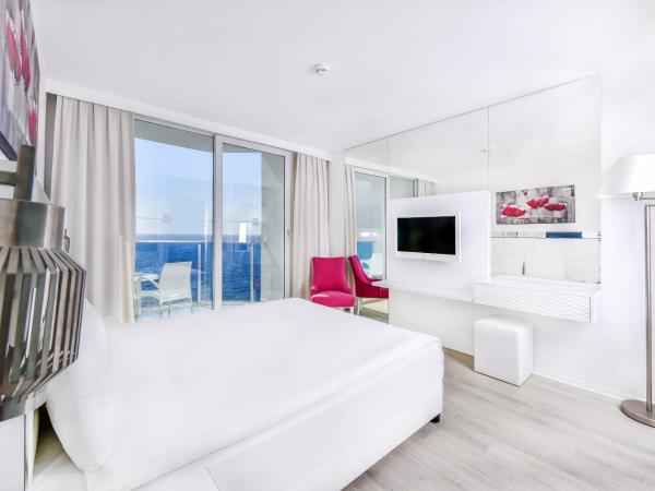 Le Bleu Hotel & Resort Kusadasi : photo 7 de la chambre chambre double ou lits jumeaux - vue sur mer