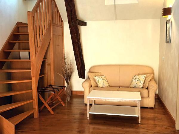 La Villa des Consuls - Gîte de tourisme de charme : photo 6 de la chambre grande chambre double (1er Étage)