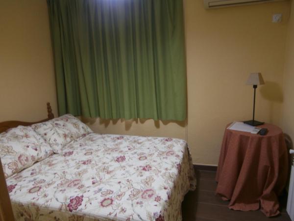 Hostal Puerta Bonita Vista Alegre : photo 6 de la chambre chambre double ou lits jumeaux
