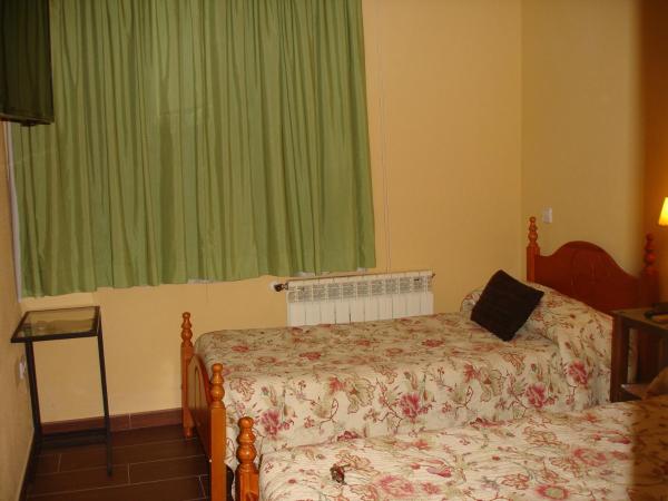 Hostal Puerta Bonita Vista Alegre : photo 10 de la chambre chambre double ou lits jumeaux