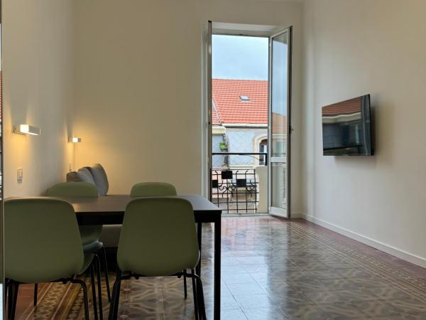 Noliday Savona Center Art Deco Apartment : photo 5 de la chambre chambre triple avec salle de bains privative