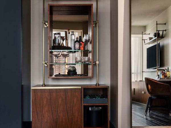 Thompson Dallas, by Hyatt : photo 4 de la chambre suite d'angle