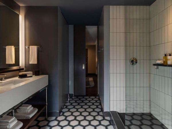 Thompson Dallas, by Hyatt : photo 6 de la chambre suite d'angle