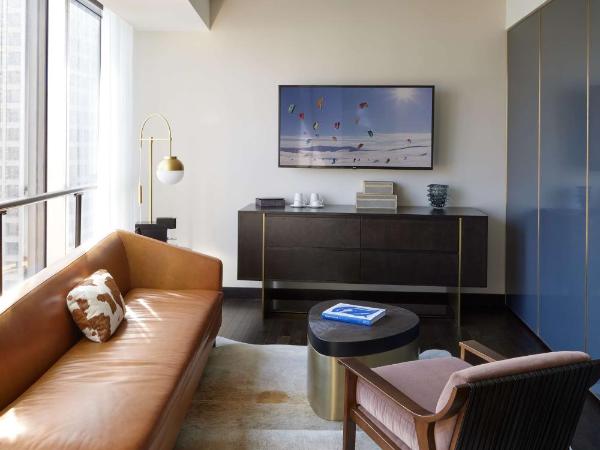 Thompson Dallas, by Hyatt : photo 2 de la chambre suite