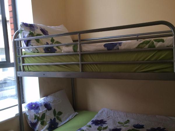 The Apache Hostel : photo 3 de la chambre chambre lits jumeaux avec salle de bains commune