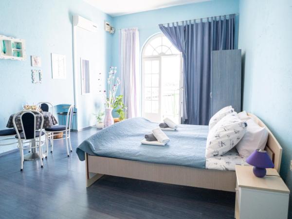 Pension More : photo 3 de la chambre chambre double avec balcon - vue sur mer