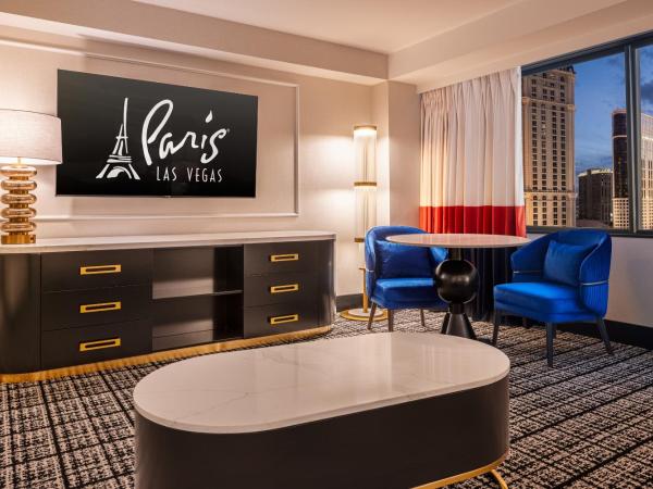Paris Las Vegas Hotel & Casino : photo 2 de la chambre suite exécutive versailles avec 1 lit king-size - enregistrement à la réception du horseshoe