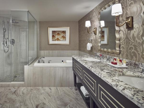 Paris Las Vegas Hotel & Casino : photo 4 de la chambre bordeaux lemans suite 2 queens 