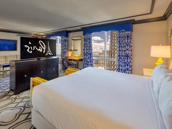Paris Las Vegas Hotel & Casino : photo 3 de la chambre suite lit king-size bordeaux giverny