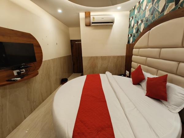 Hotel Dream Palace Residency - Near LBS Marg Kural West : photo 3 de la chambre suite