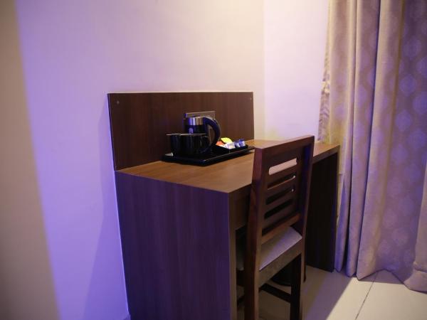 Rajathadri Royal Inn : photo 1 de la chambre chambre double deluxe