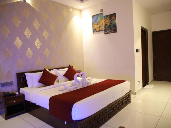 Rajathadri Royal Inn : photo 4 de la chambre chambre double deluxe