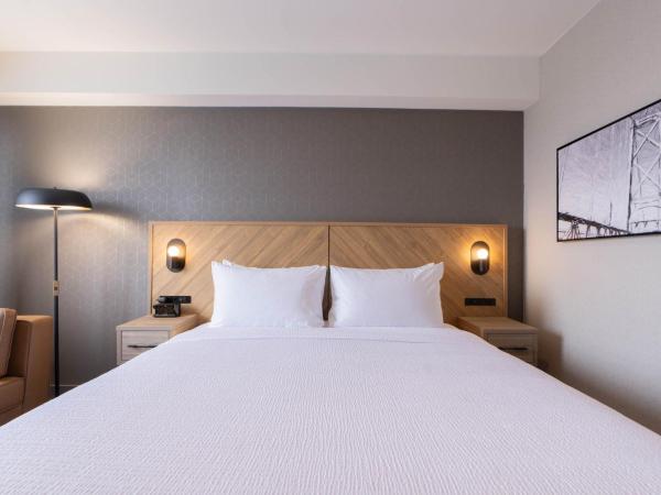 Sandman Signature Dartmouth Hotel & Suites : photo 4 de la chambre chambre standard 1 lit king-size