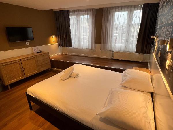 Hotel Old Quarter : photo 7 de la chambre chambre double ou lits jumeaux - vue sur canal