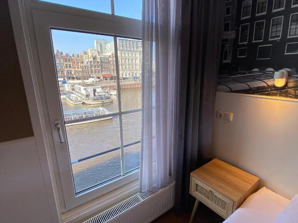 Hotel Old Quarter : photo 9 de la chambre chambre double ou lits jumeaux - vue sur canal