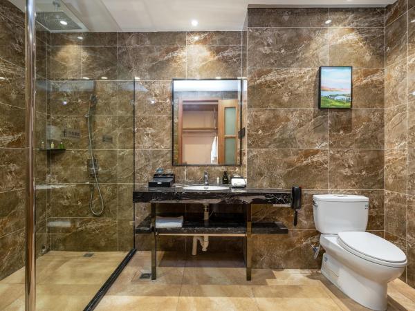 Phoenix Hill Hotel Dongguan - Golf Course Shop : photo 2 de la chambre chambre supérieure lit queen-size