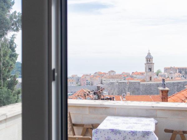 Love Dubrovnik Hostel : photo 2 de la chambre bed in 6- bed premium female dormitory room