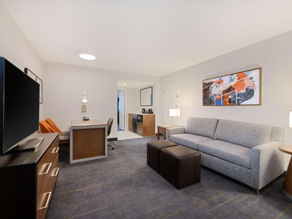 Embassy Suites Chicago - Downtown River North : photo 5 de la chambre suite 2 pièces avec lit king-size - non-fumeurs