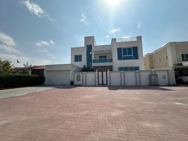 Centerpoint Duplex Villa : photo 7 de la chambre chambre double - vue sur jardin