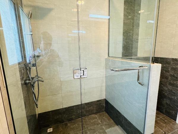 Centerpoint Duplex Villa : photo 10 de la chambre chambre double - vue sur jardin