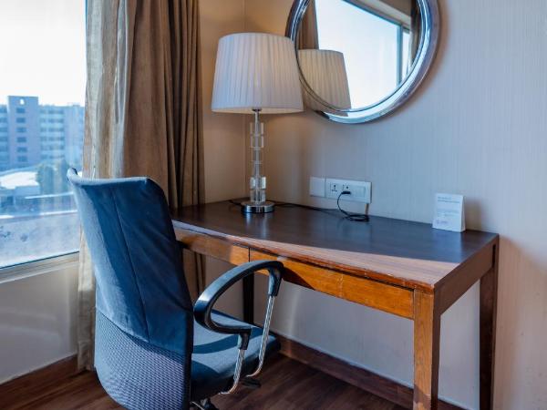 Royal Orchid Central Jaipur, Bani Park : photo 5 de la chambre chambre deluxe double ou lits jumeaux