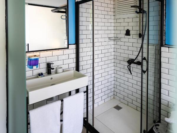 Mene City Hotel : photo 9 de la chambre chambre sur le toit - vue sur mer