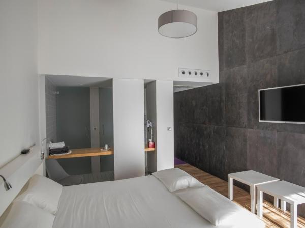 Hotel Restaurant Santiago : photo 2 de la chambre chambre double avec douche