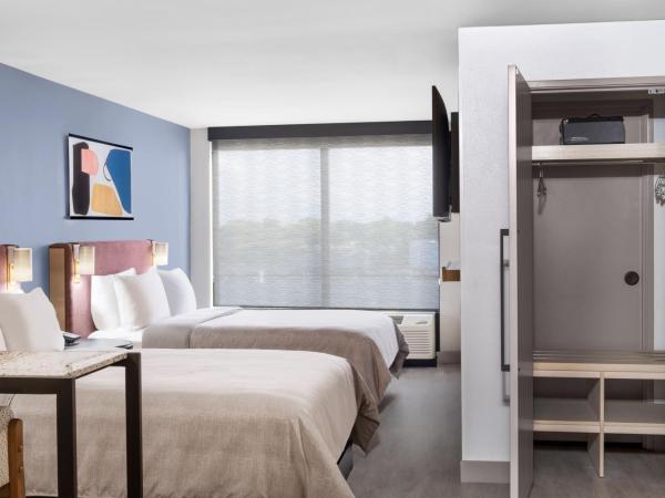 Atwell Suites Austin Airport, an IHG Hotel : photo 2 de la chambre chambre exécutive avec 2 lits queen-size 