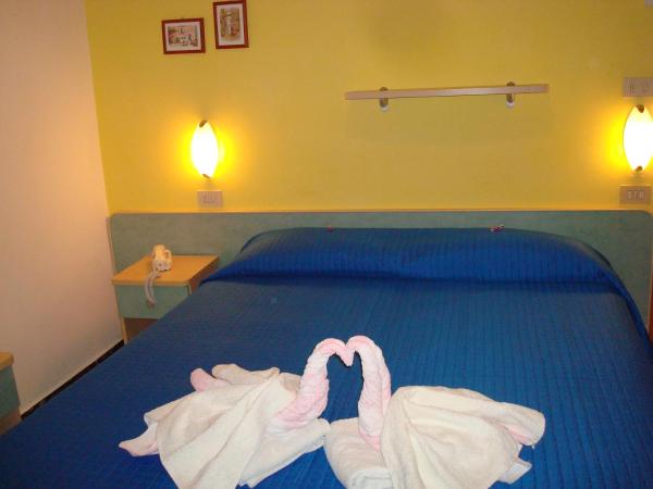 Hotel Villa Ersilia Rimini B&B : photo 6 de la chambre chambre double ou lits jumeaux