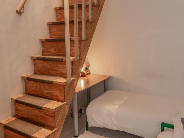 Myeongdong Artmonstay : photo 5 de la chambre duplex economy quadruple room