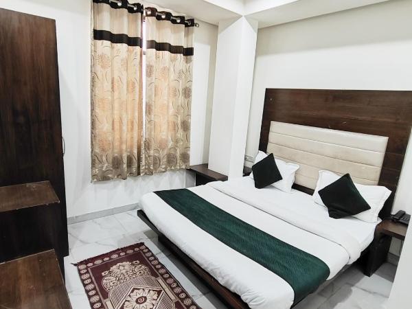 saffron inn paharganj : photo 5 de la chambre chambre double avec salle de bains privative