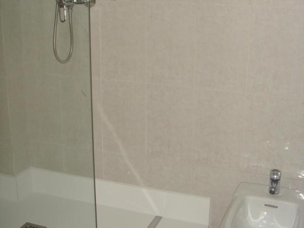 Hotel PAYRO ** : photo 5 de la chambre chambre triple avec balcon