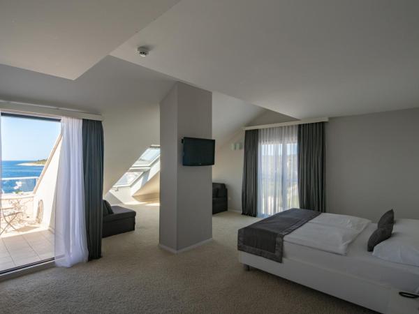 Boutique Hotel Life : photo 1 de la chambre suite de luxe avec balcon - vue sur mer