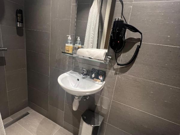 Hotel Old Quarter : photo 2 de la chambre chambre simple avec douche et toilettes
