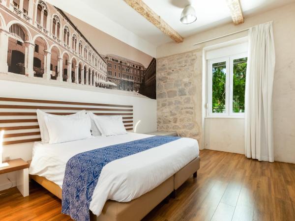 Azur Palace Luxury Rooms : photo 10 de la chambre chambre double deluxe