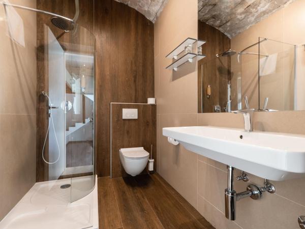 Azur Palace Luxury Rooms : photo 3 de la chambre suite avec balcon