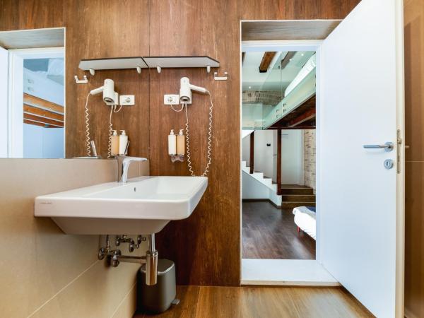 Azur Palace Luxury Rooms : photo 2 de la chambre suite avec balcon