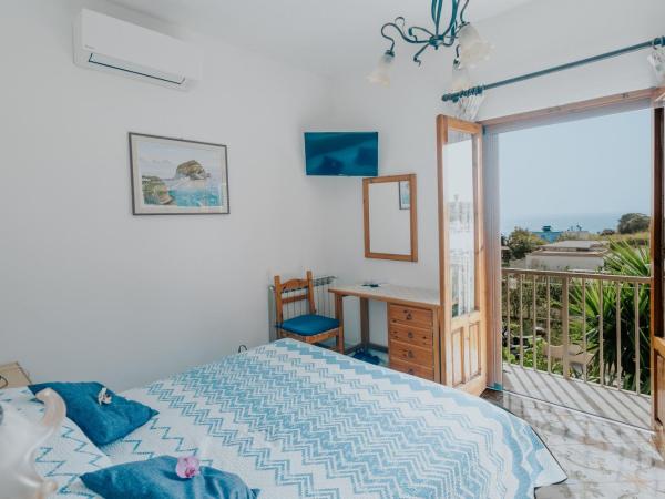 Hotel Casa Giuseppina : photo 1 de la chambre chambre double avec balcon