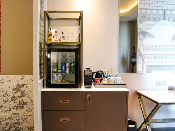 Valia Hotel Bangkok : photo 5 de la chambre suite lit king-size deluxe avec accès au salon club