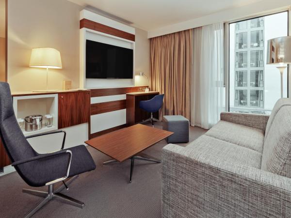 DoubleTree by Hilton Hotel London - Tower of London : photo 3 de la chambre suite king atrium