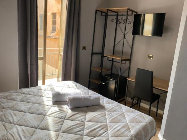 Riva Reno 4 Rooms : photo 2 de la chambre chambre double avec balcon