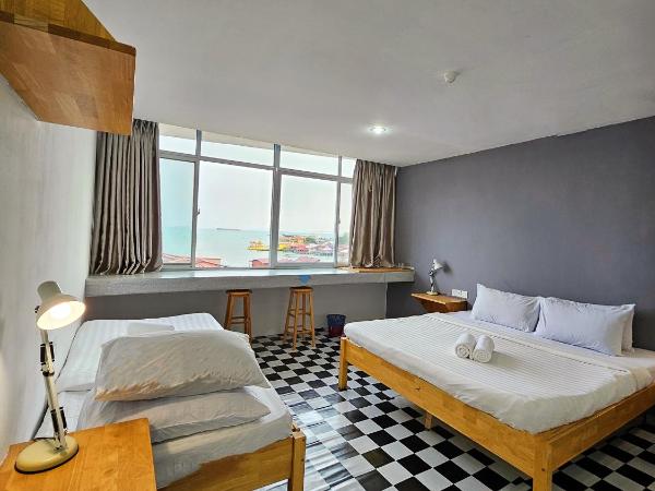 The 60 : photo 1 de la chambre chambre triple deluxe - vue sur mer