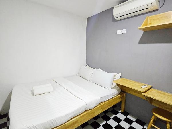 The 60 : photo 4 de la chambre chambre double standard avec salle de bains commune