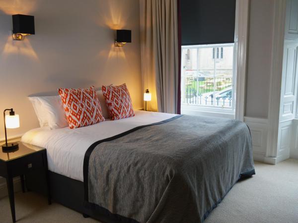 Ten Hill Place : photo 1 de la chambre suite avec 4 lits doubles et 2 canapés-lits - chambre annexe/non-fumeurs