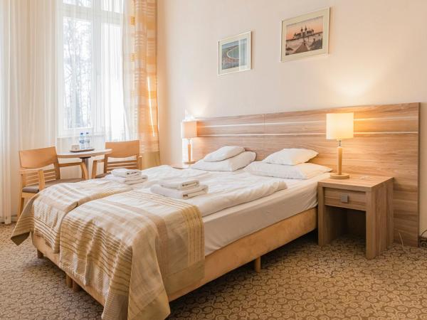 Hotel Cesarskie Ogrody : photo 2 de la chambre chambre double dans bâtiment principal