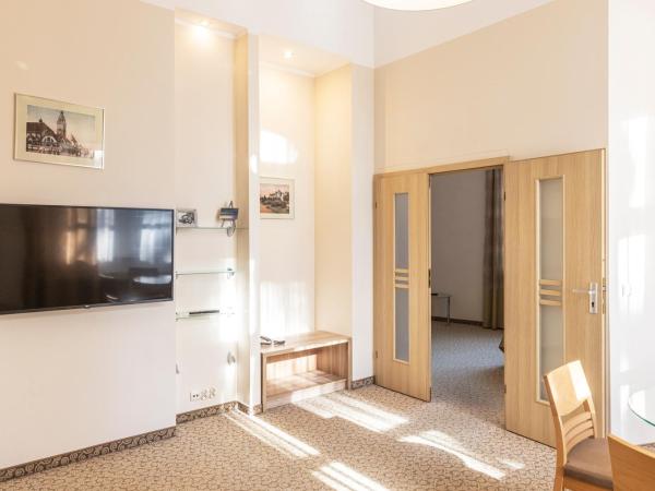 Hotel Cesarskie Ogrody : photo 6 de la chambre delux apartment in main building