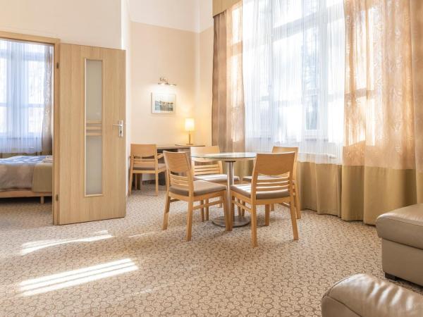 Hotel Cesarskie Ogrody : photo 9 de la chambre delux apartment in main building